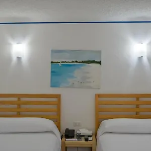 3* מלון Sotavento & Yacht Club